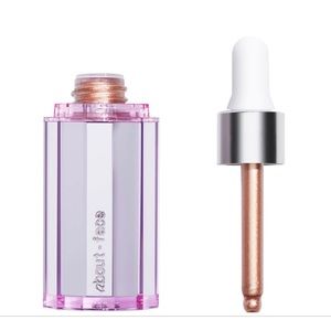 New ABOUT-FACE LIGHT LOCK HIGHLIGHT FLUID 15ML